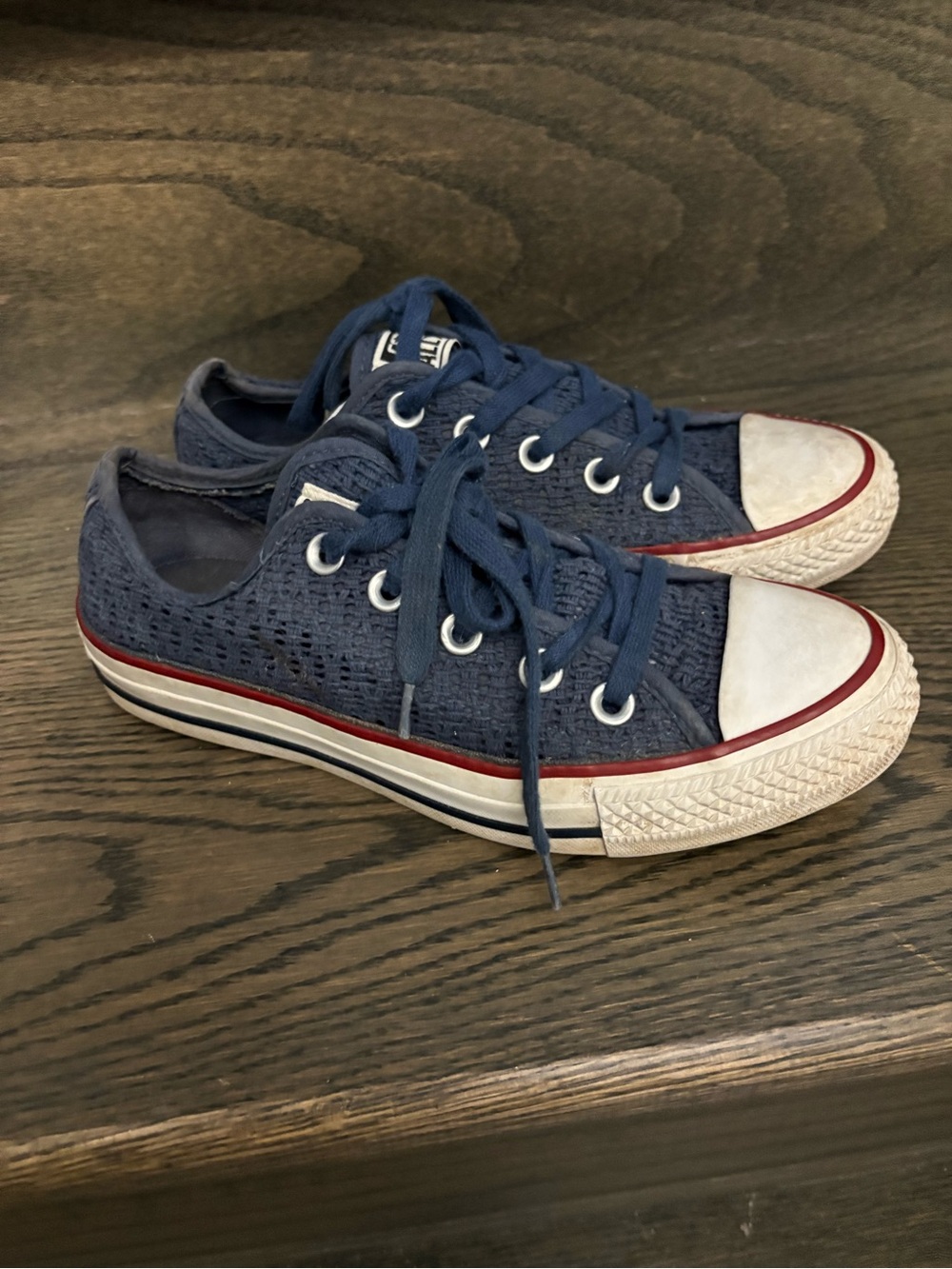 Converse girls blue runners sz 5 youth EUC ret $120